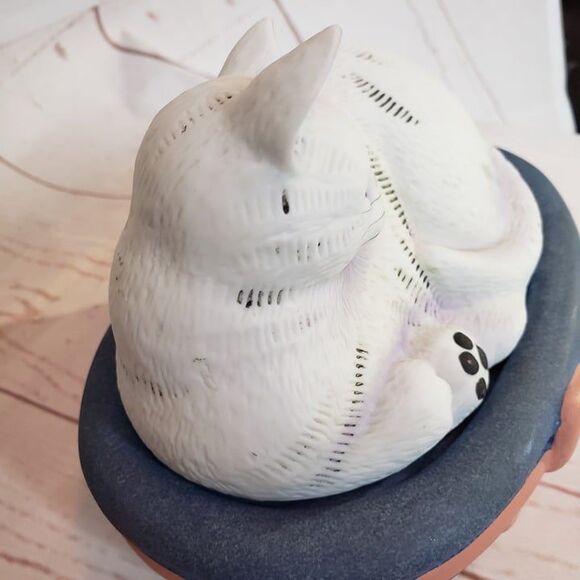 Vintage 80s Silvestri Ceramic White Cat Covered Bowl 7" Farmhouse Trinket Dish - Picture 9 of 10